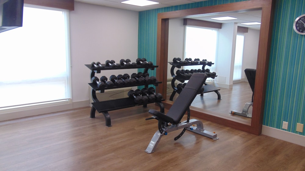 Holiday Inn Express Suites Wapakoneta 39/57