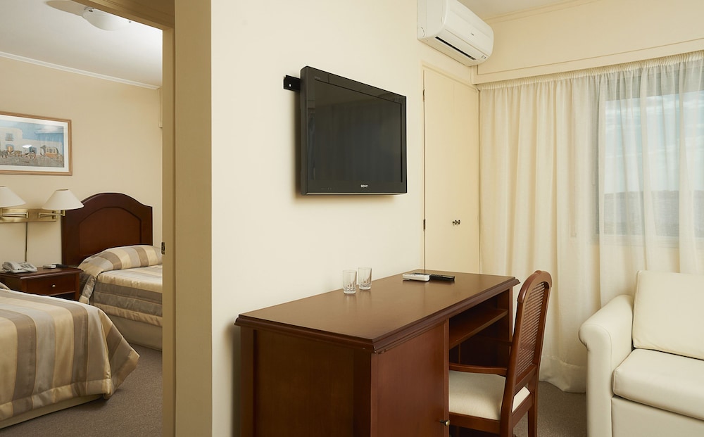 Sunset Beach Hotel 28/68