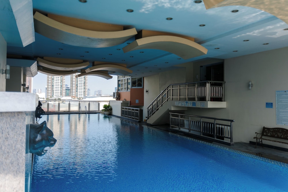Regency Grand Suites 36/66