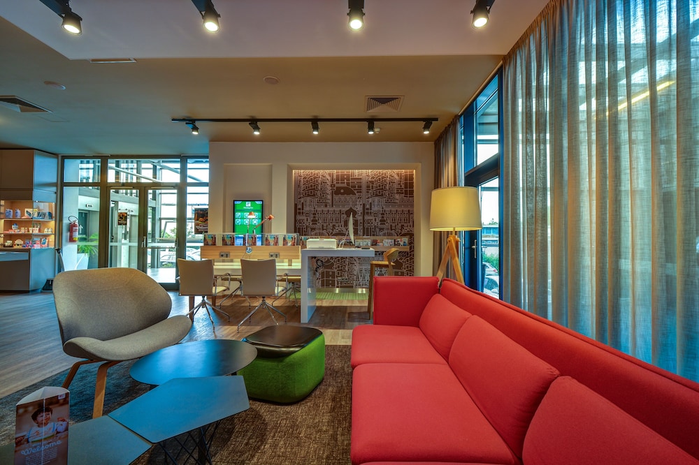 HOLIDAY INN PRAGUE AIRPORT 43/76