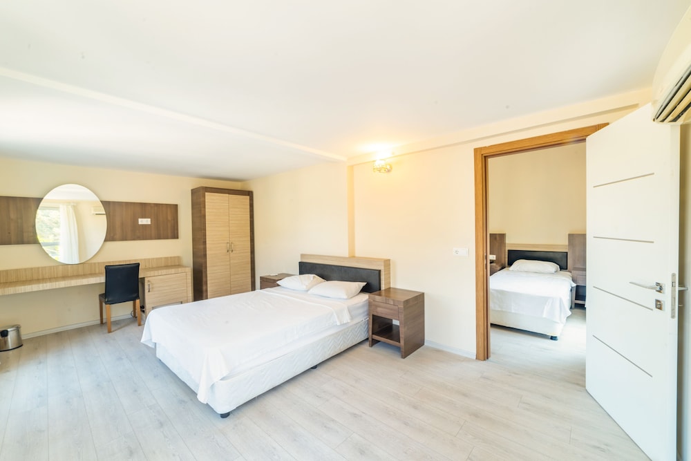 Cengiz Kaan Hotel 14/30