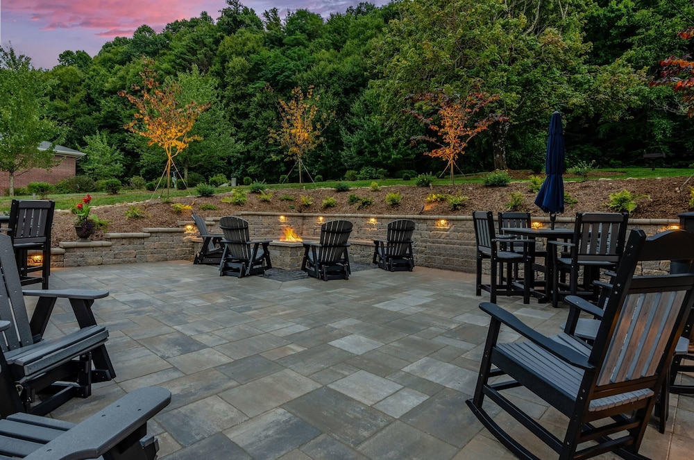 Graystone Lodge, an Ascend Collection Hotel 40/50