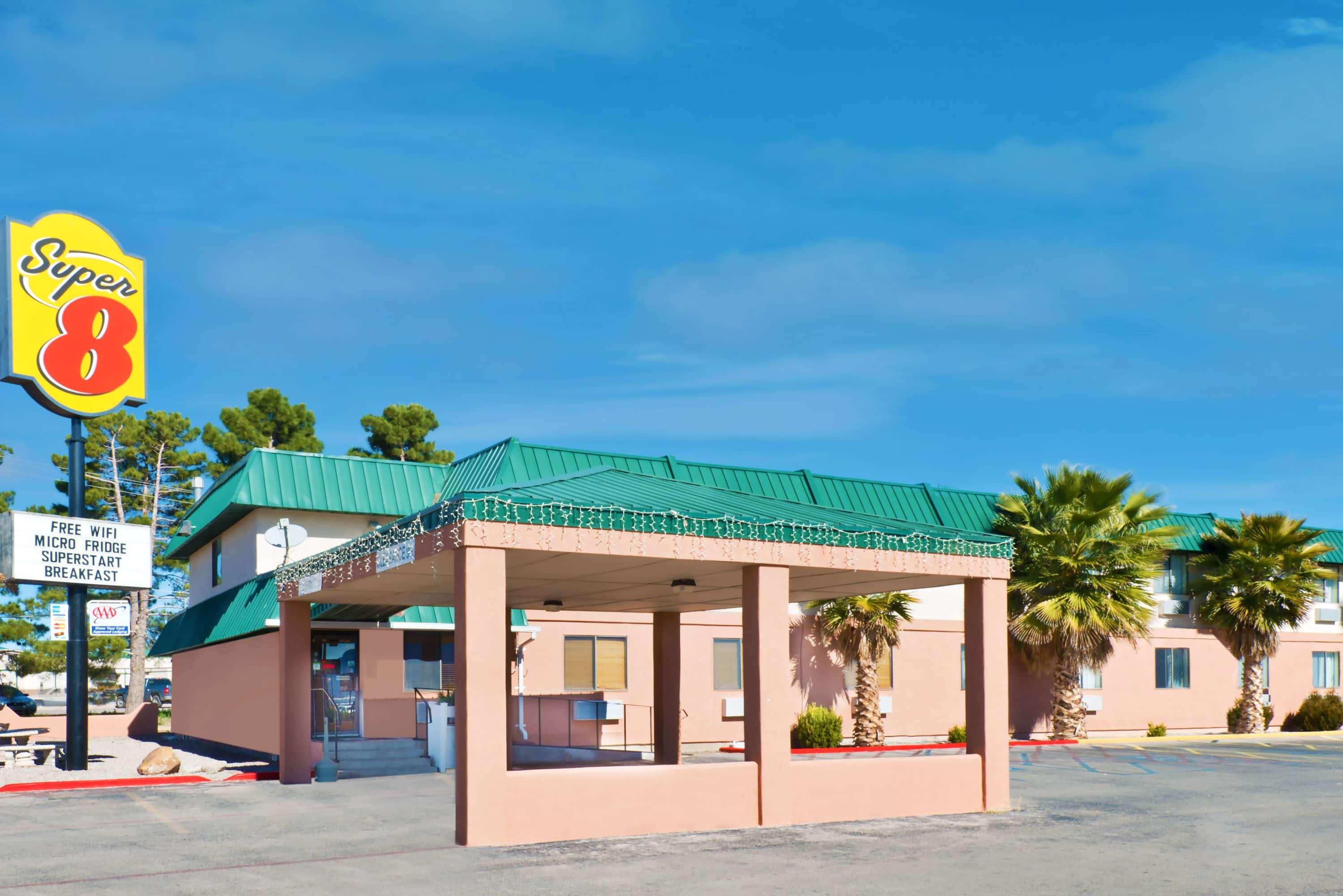 Super 8 by Wyndham Alamogordo/White Sands 5/23