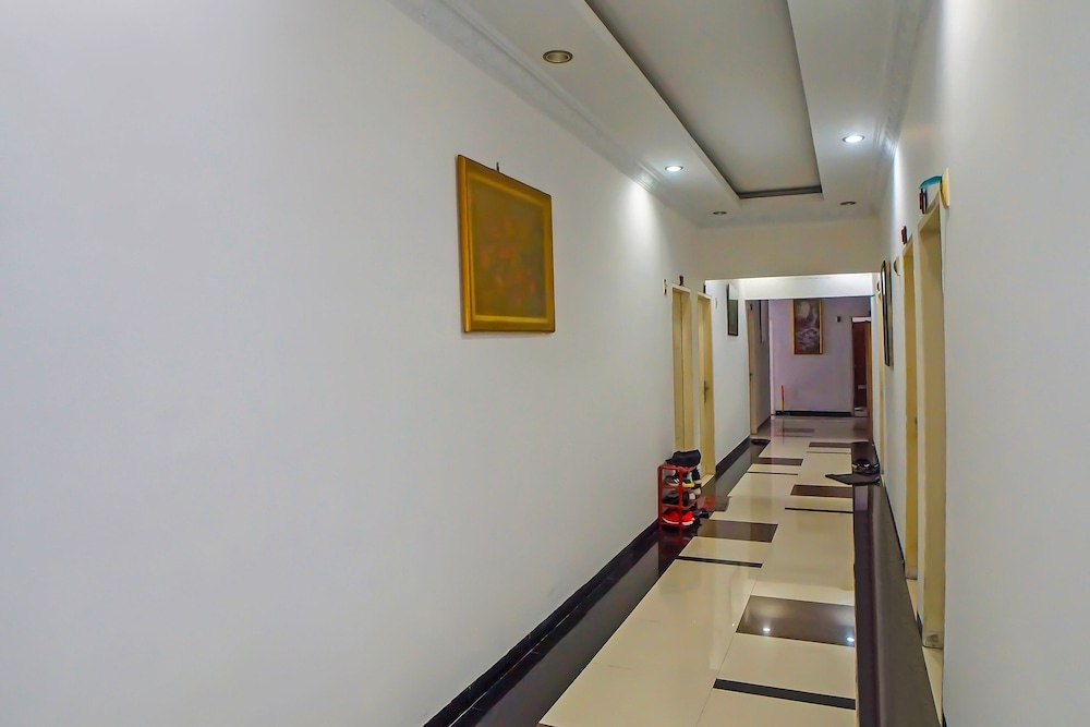 OYO 94077 99 Residence photo2