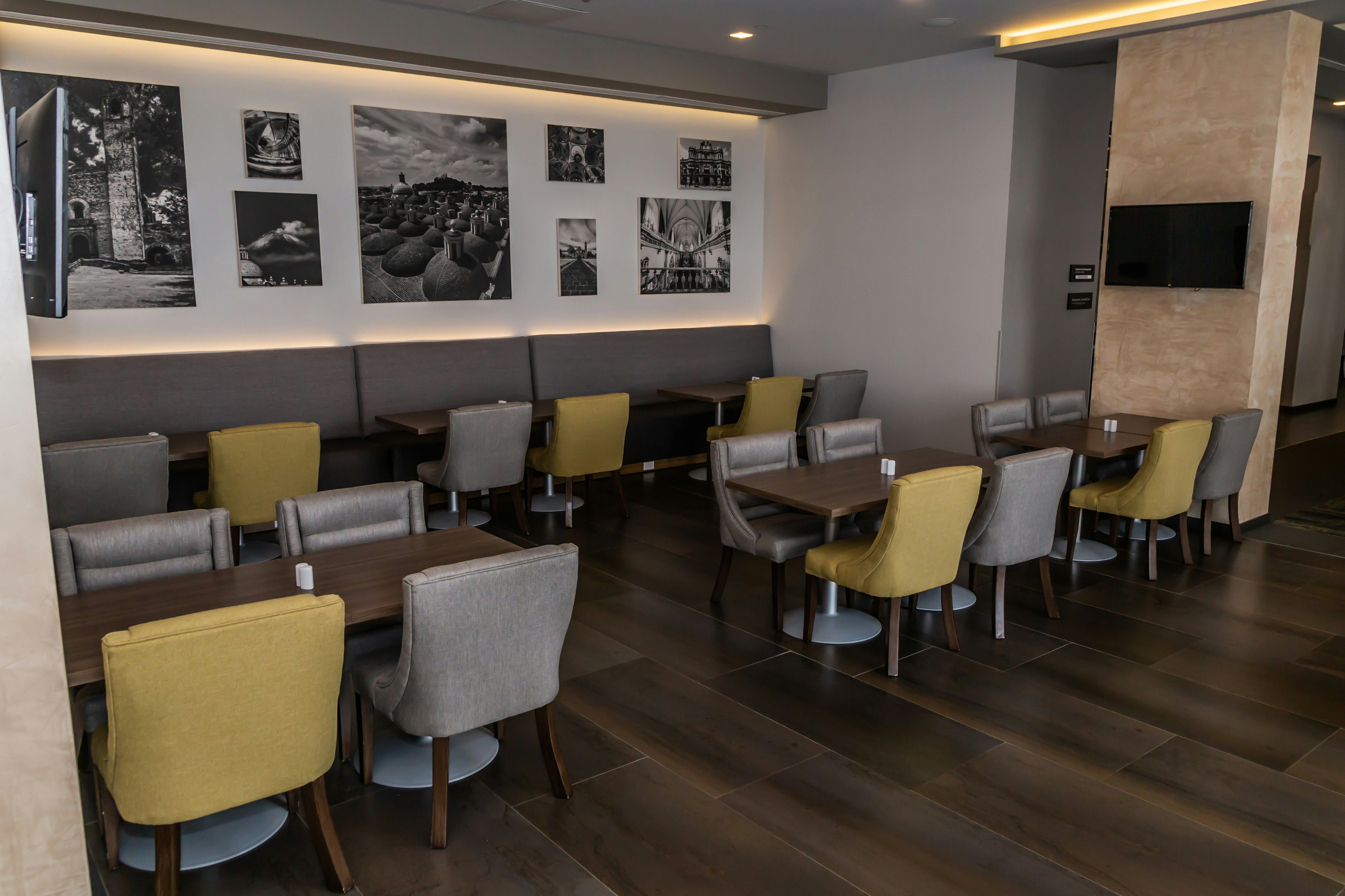Hampton Inn Suites By Hilton Puebla 56/56