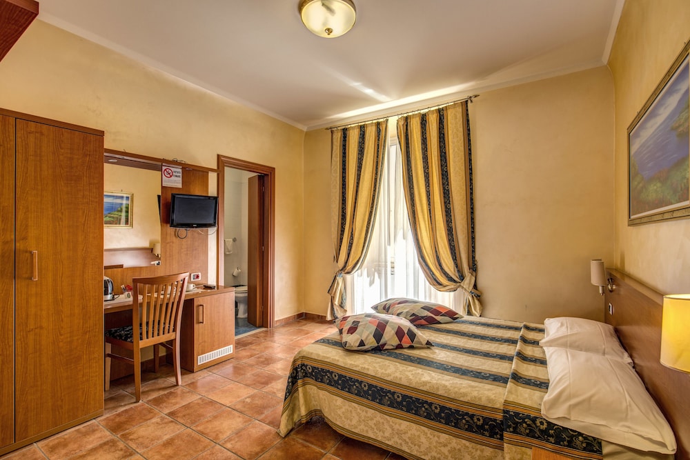 Hotel Maryelen 2 20/50