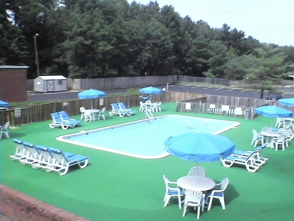 Americas Best Value Inn Airport 7/7