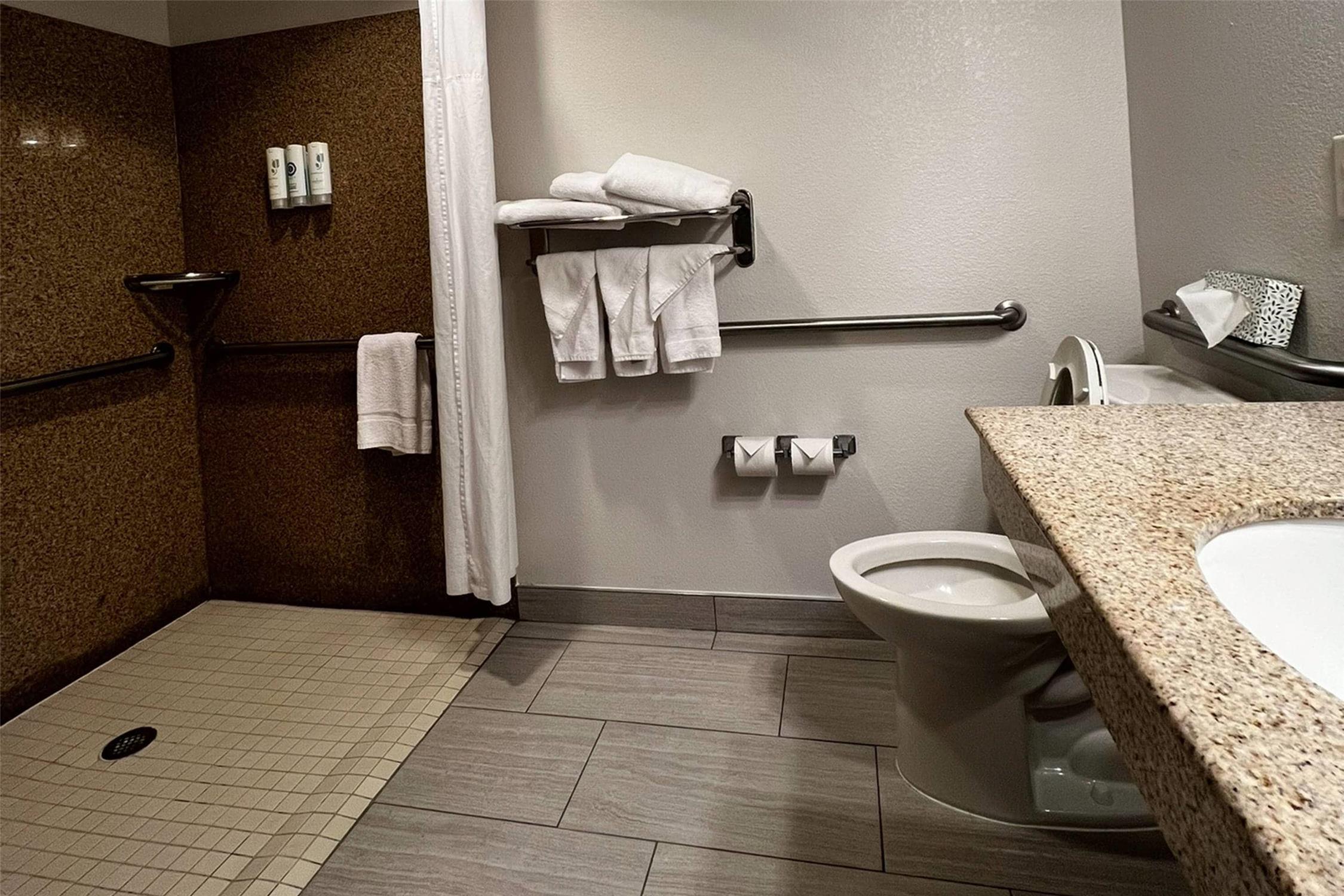 Comfort Inn & Suites Concord (Kannapolis) 49/51