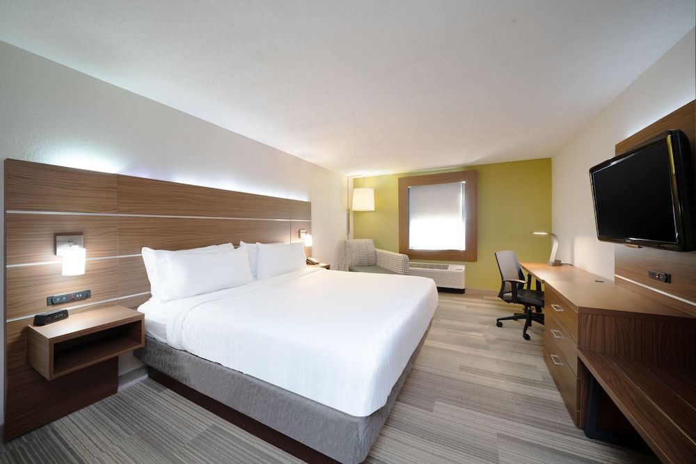 Holiday Inn Express Prince Frederick 13/56