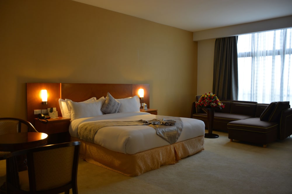 AZZEMAN HOTEL 21/49