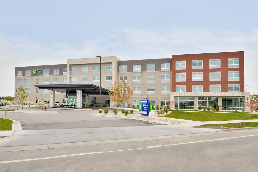 Holiday Inn Express And Suites Madison 4/65