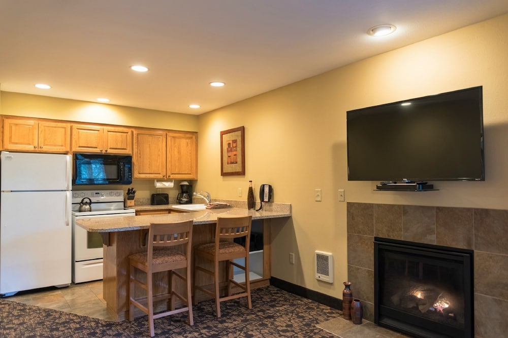 Whispering Woods Resort 47/65