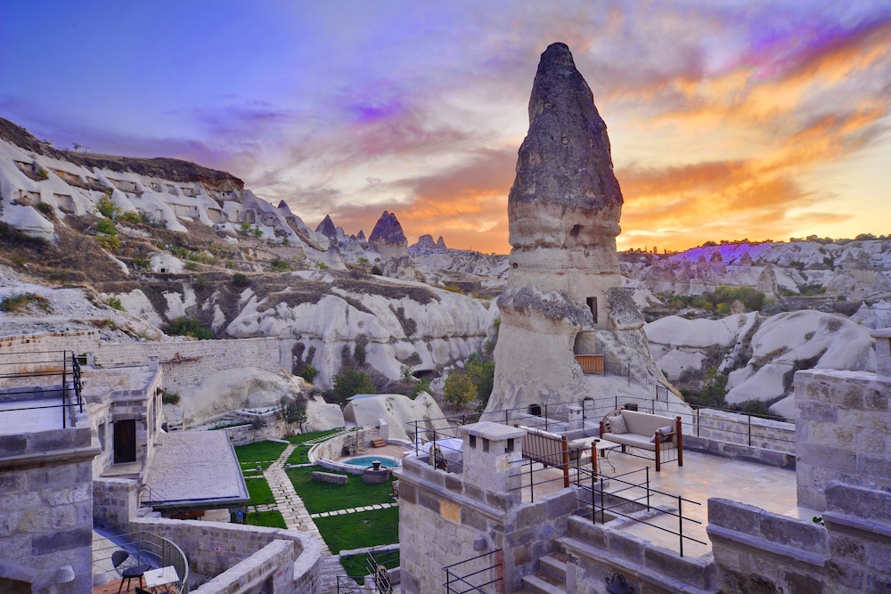 Aza Cave Hotel 48/50