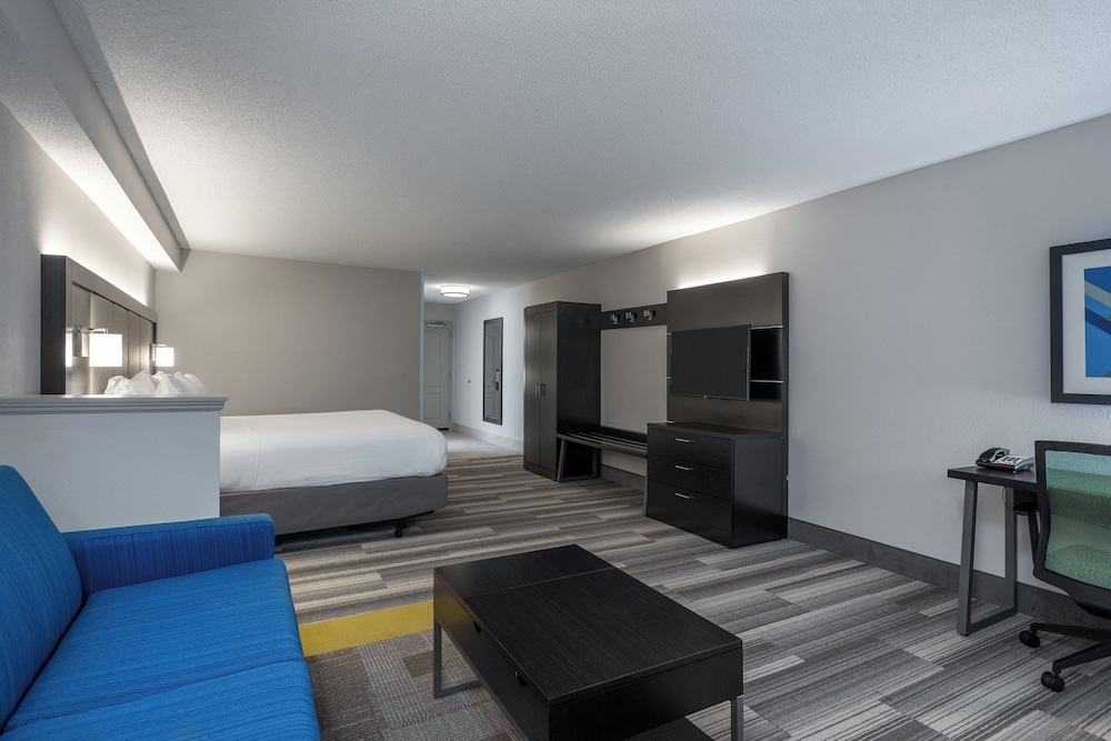 Holiday Inn Express and Suites Florence I-95 and I-20 Civic Ctr, an IHG Hotel 53/70