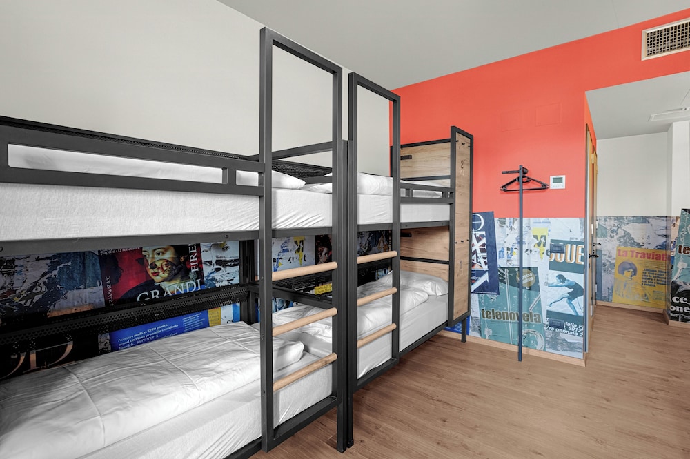 Mixed Dorm, 4 Beds