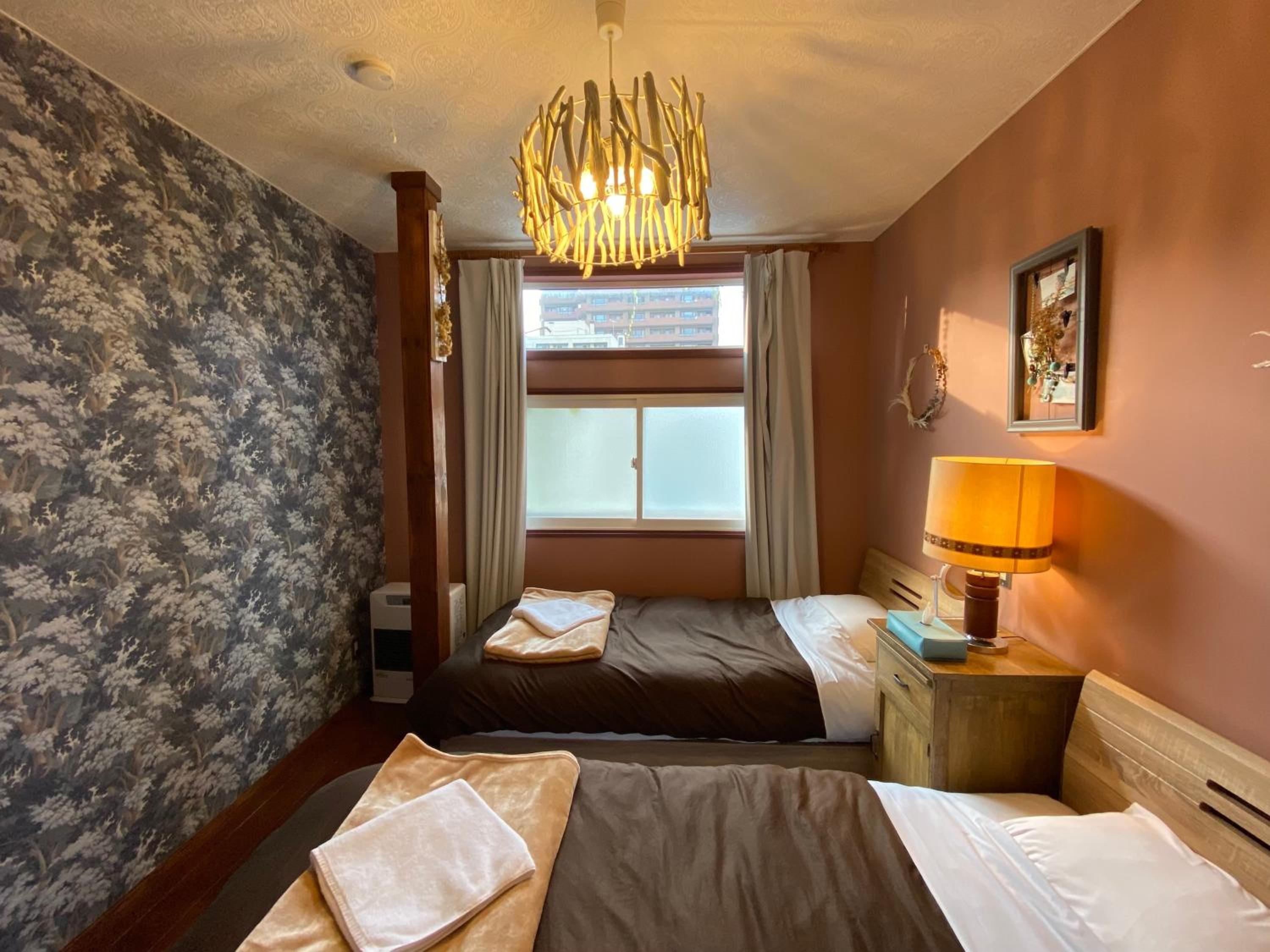 Standard, Twin Beds, Shared Bathroom