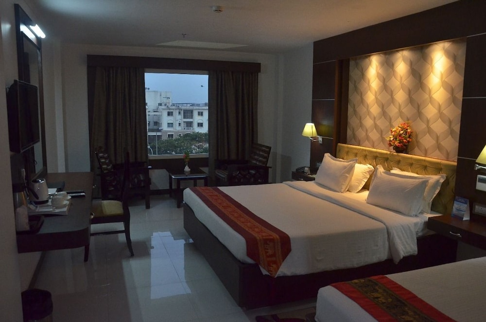 Airport City Hotel 12/35
