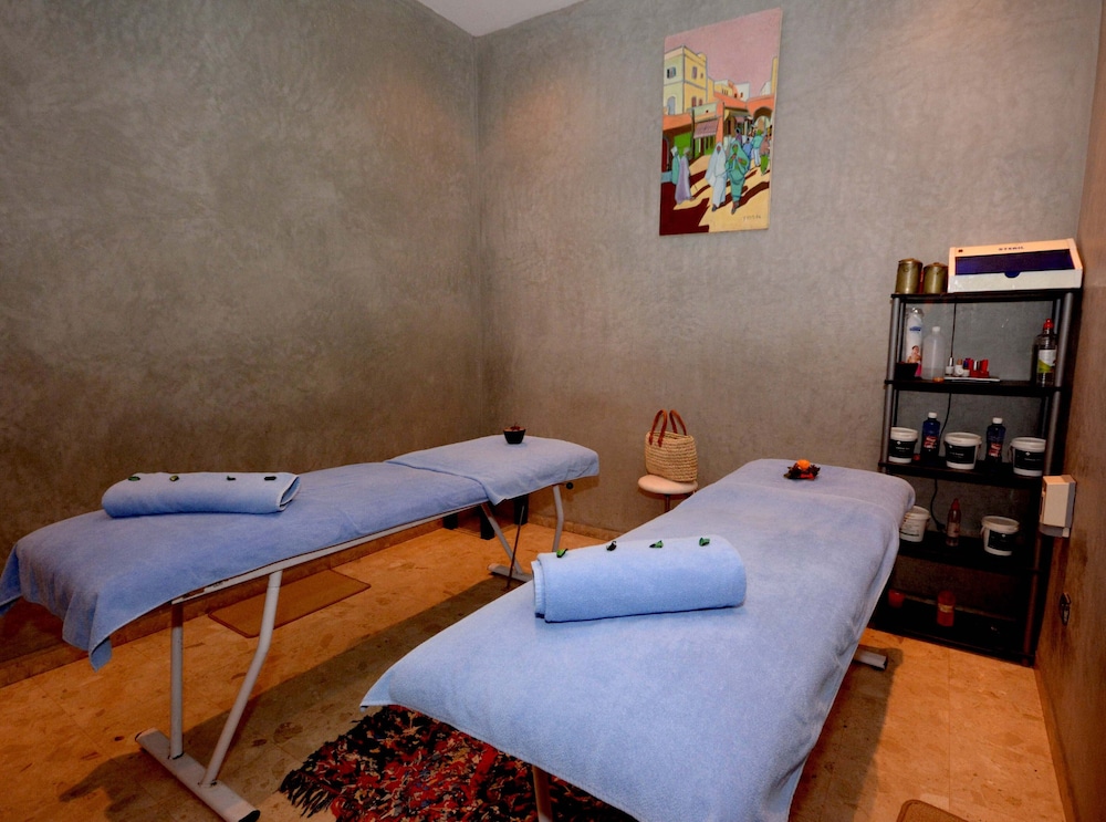 Hotel Oasis and Spa 25/50