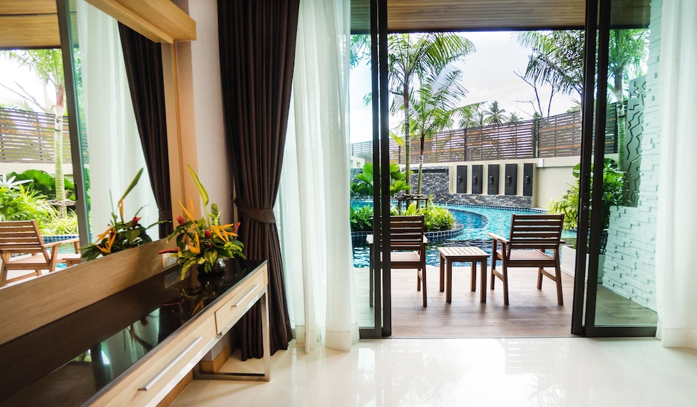 Aqua Resort Phuket 58/70