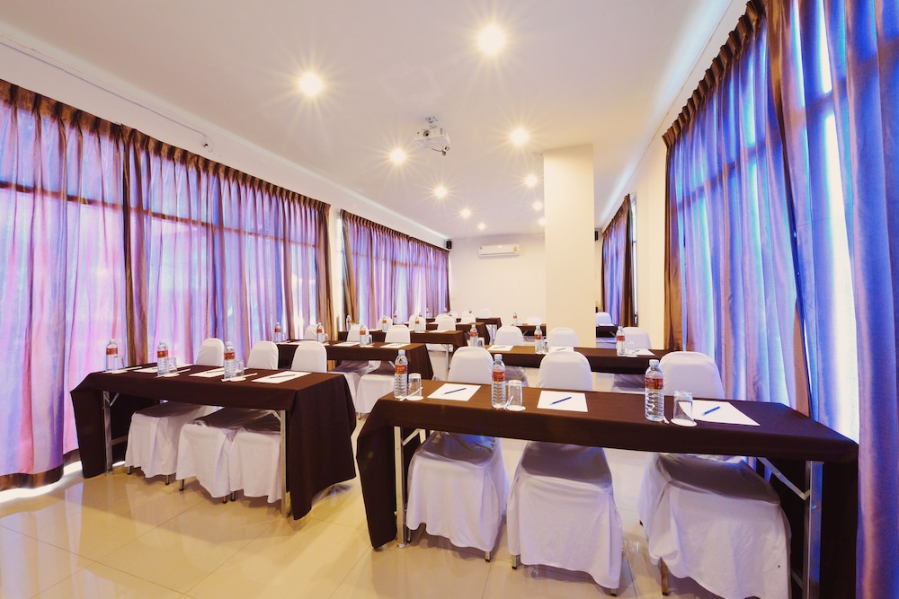 GLORY PLACE HUA HIN HOTEL 55/70