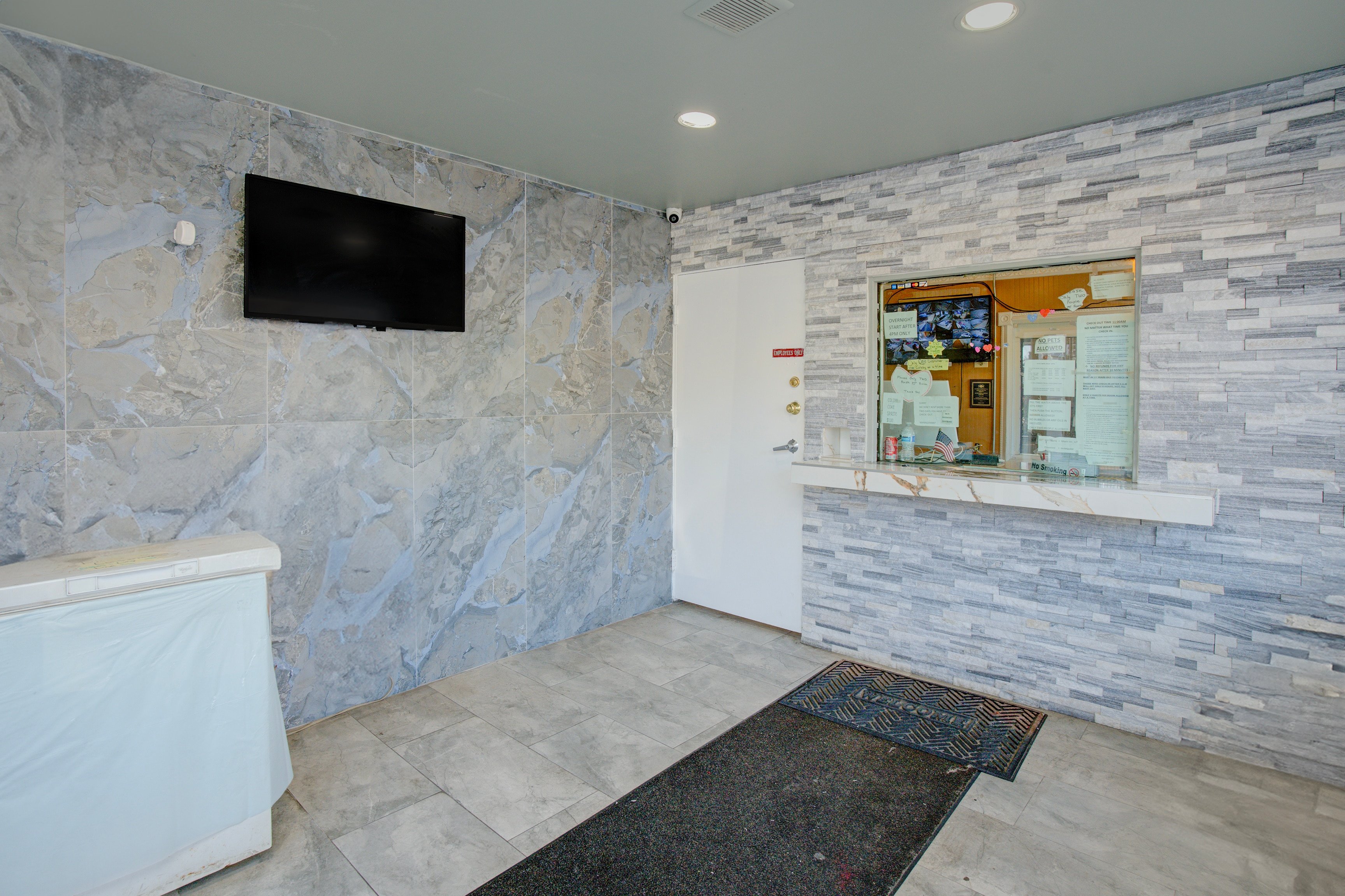 Miami Inn & Suites 5/55