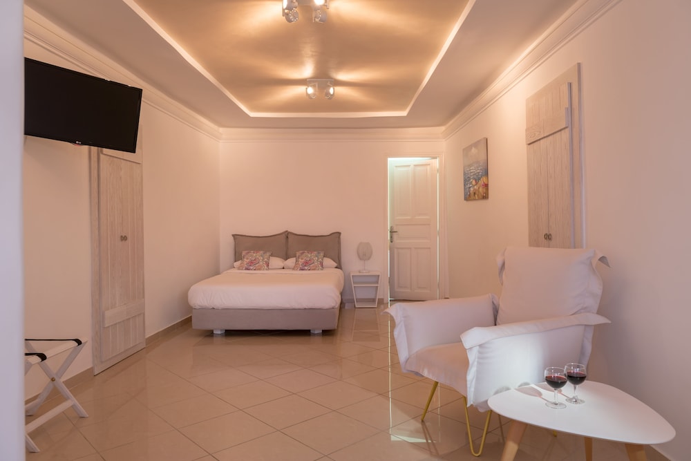 Keti Hotel 8/50
