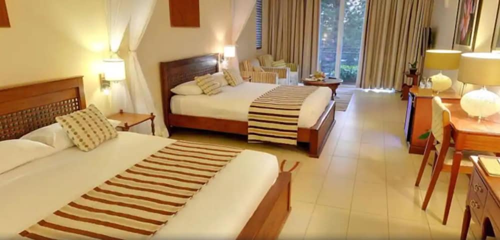 Sovereign Hotel 15/50