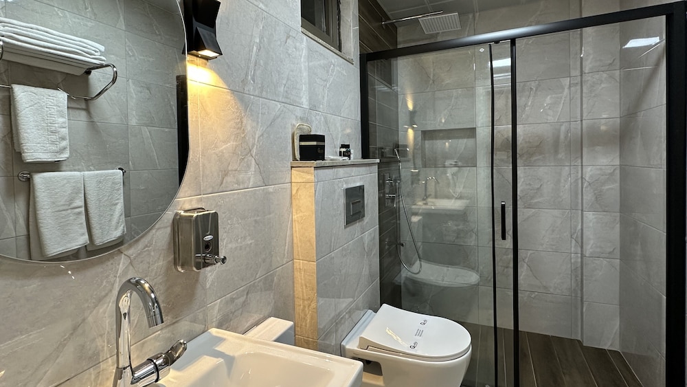 Quality Gold Suite Hotel 50/50