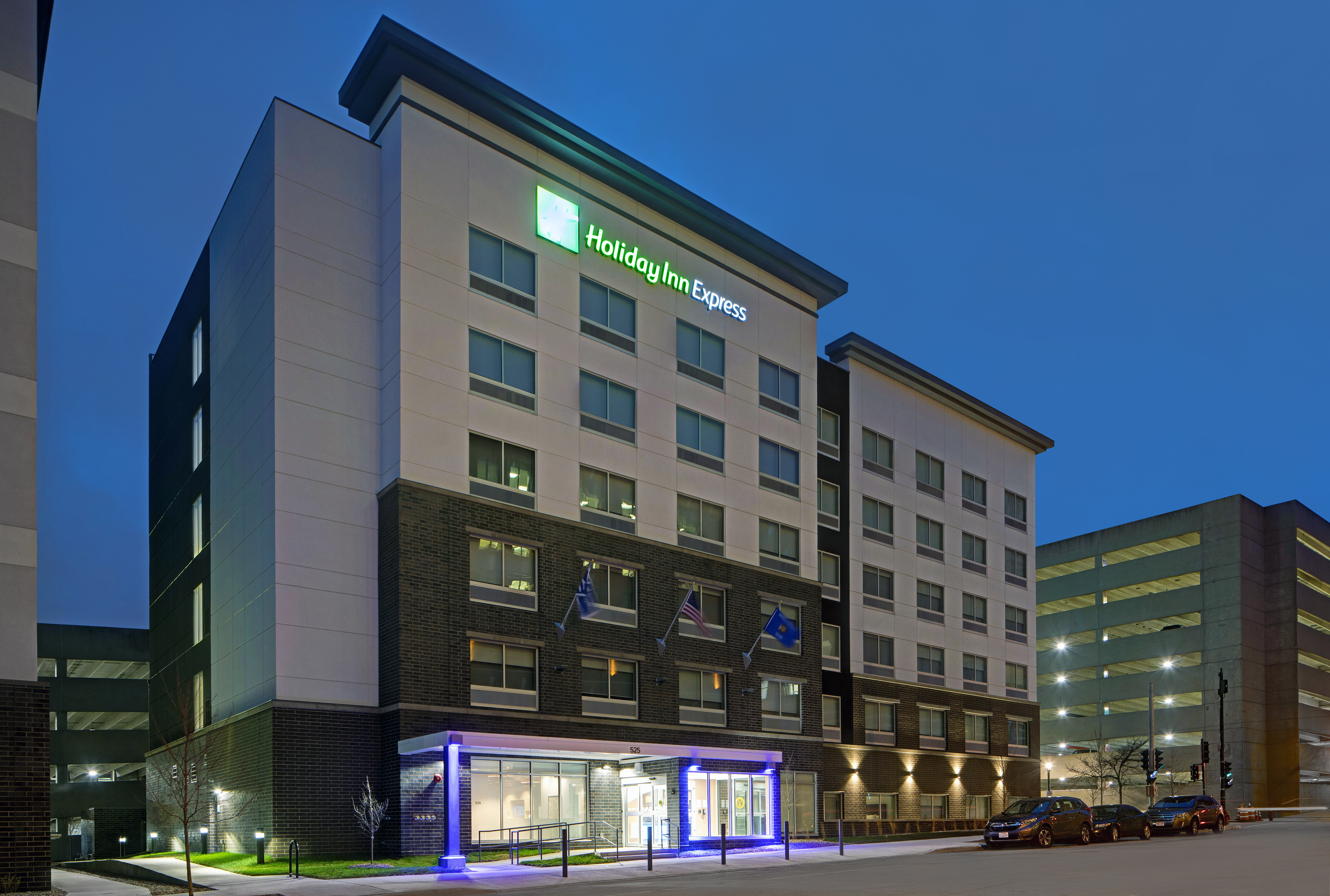 Holiday Inn Express Milwaukee Downtown 2/25