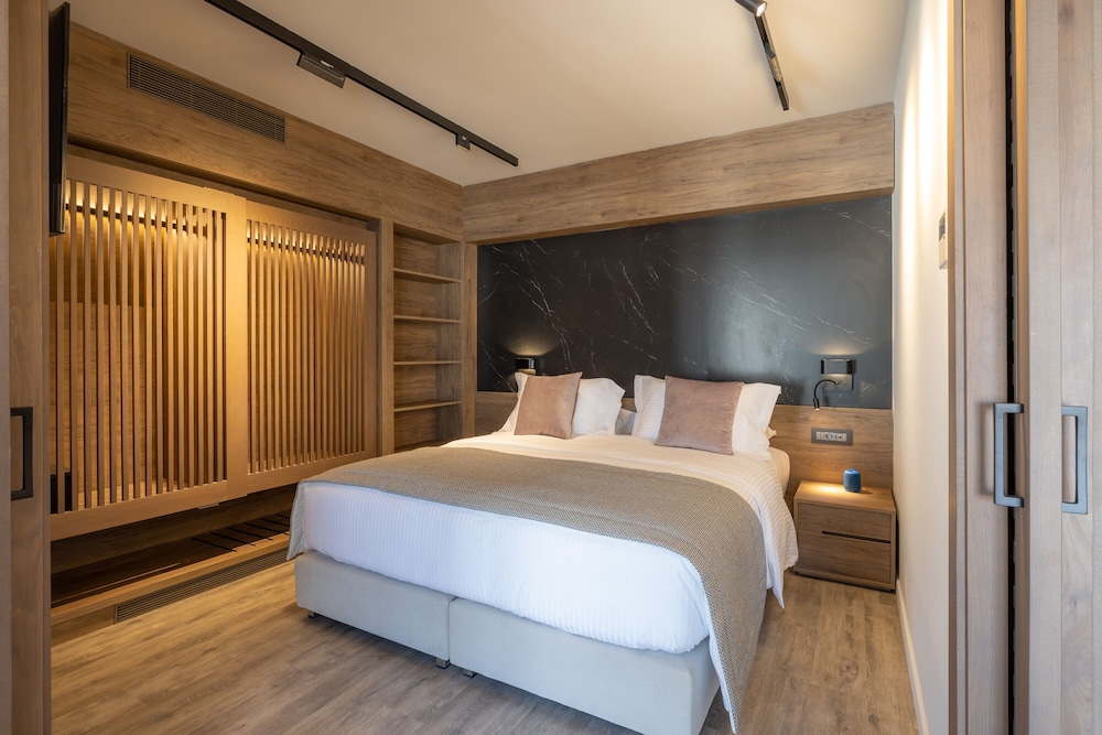 PRESTIGE, RESIDENCE, KING BED, ACROPOLIS VIEW, SOFA