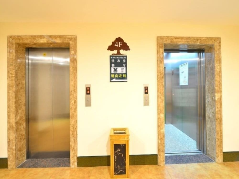 GreenTree Inn WuXi DongTing Leather City Express Hotel 5/21