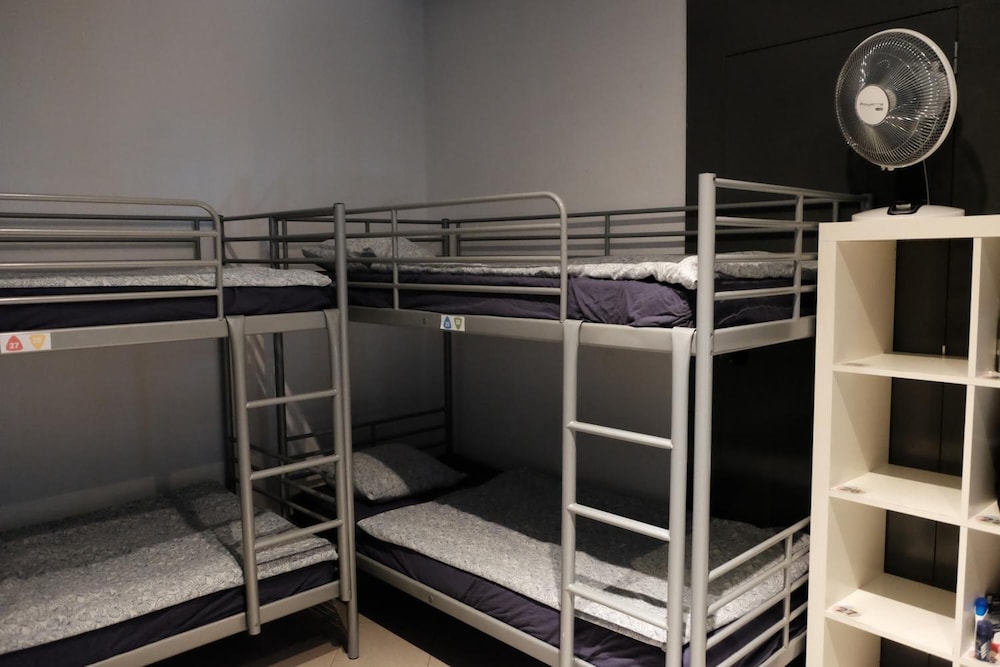 Alternative Creative Youth Hostel Barcelona 23/50