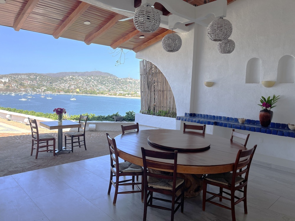 Villa De La Roca 41/56
