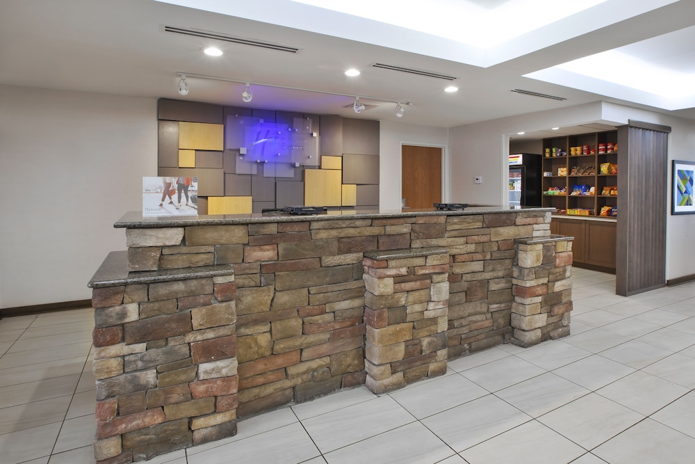 Holiday Inn Express Hotel Suites Auburn Hills 3/65