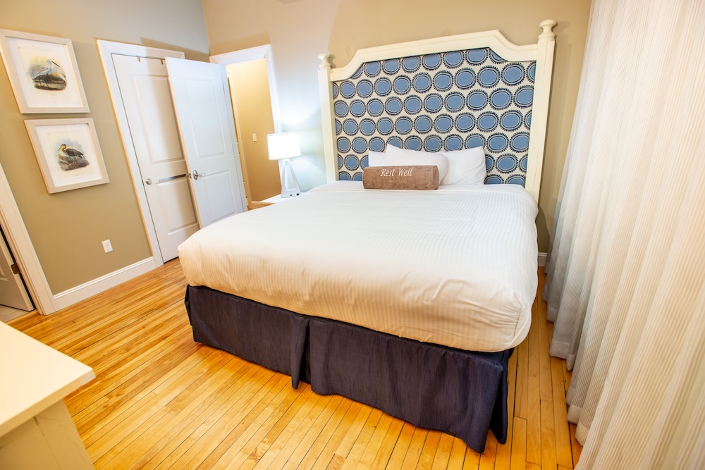 Capital Resorts 84 Main 24/66