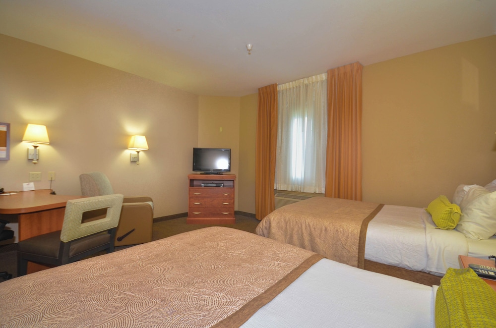 Studio, Queen Bed, Accessible
