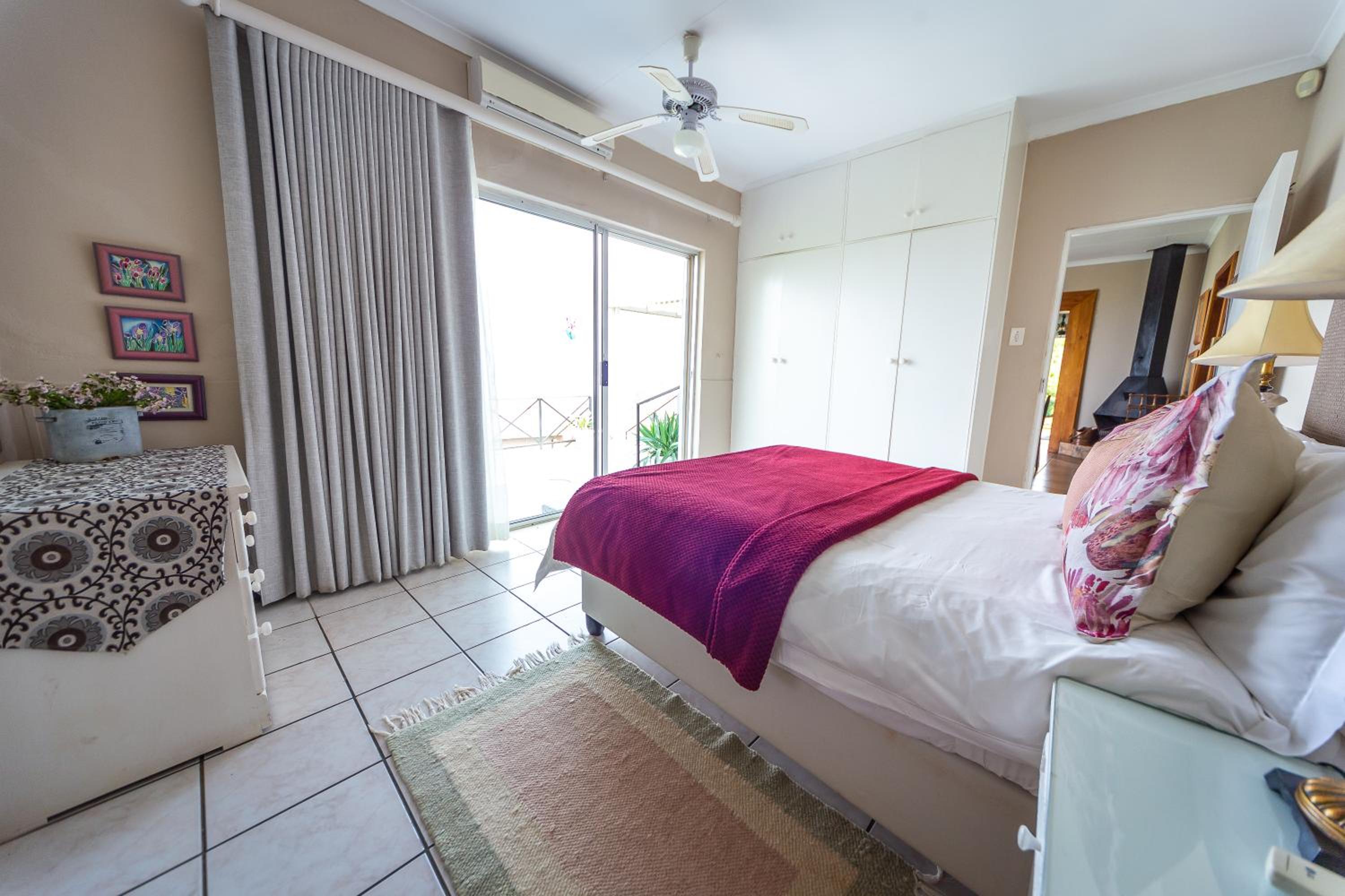 Graceland Self-Catering Cottages 5/15