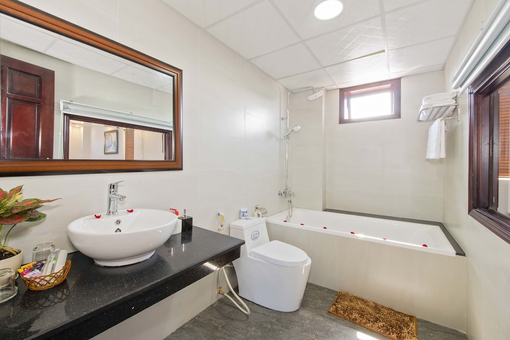 1 BEDROOM, FAMILY, GARDEN VIEW, POOL SIDE