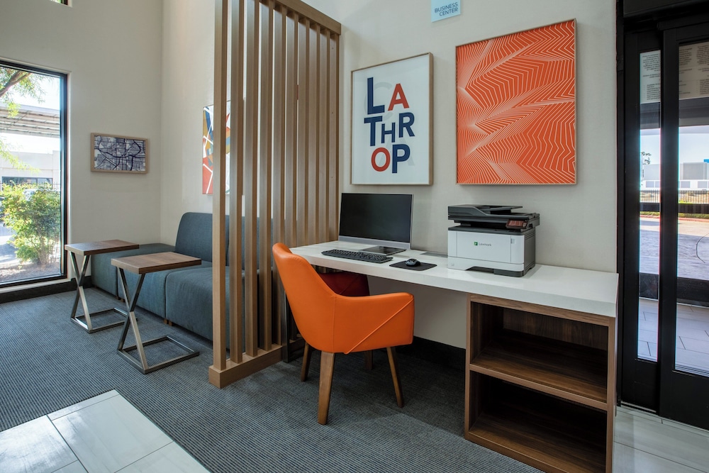 Holiday Inn Express & Suites Lathrop 51/61