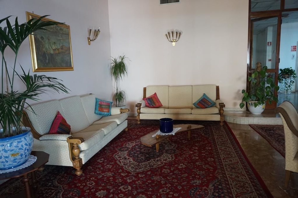 Mediterranee Hotel 33/63