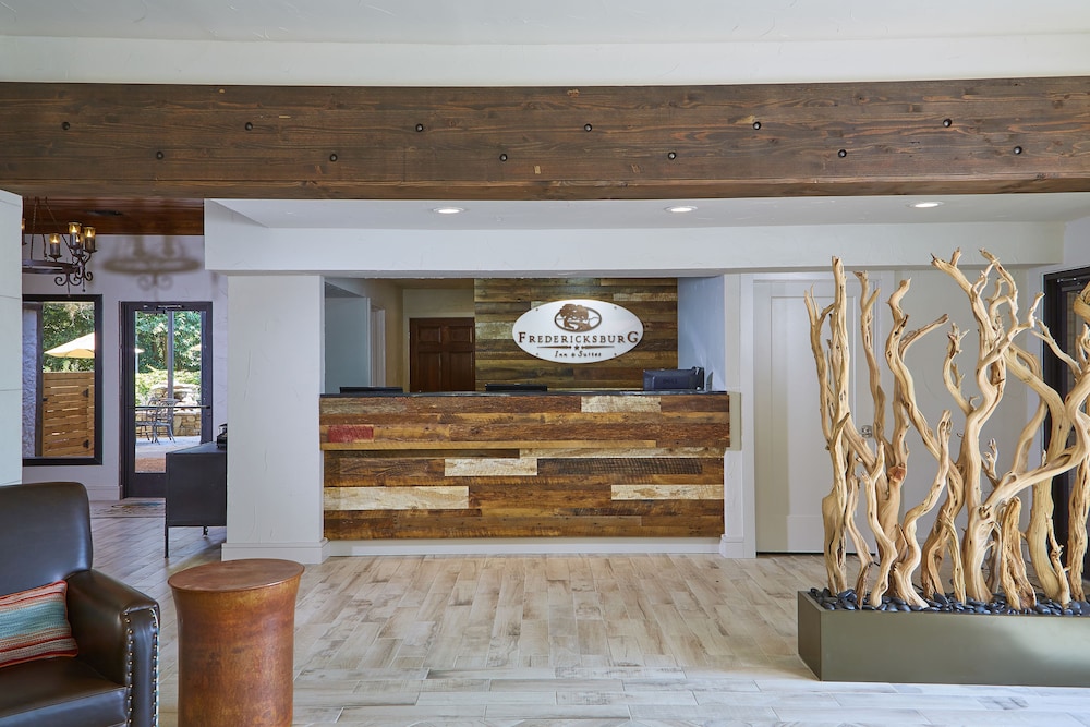 Fredericksburg Inn And Suites 8/53