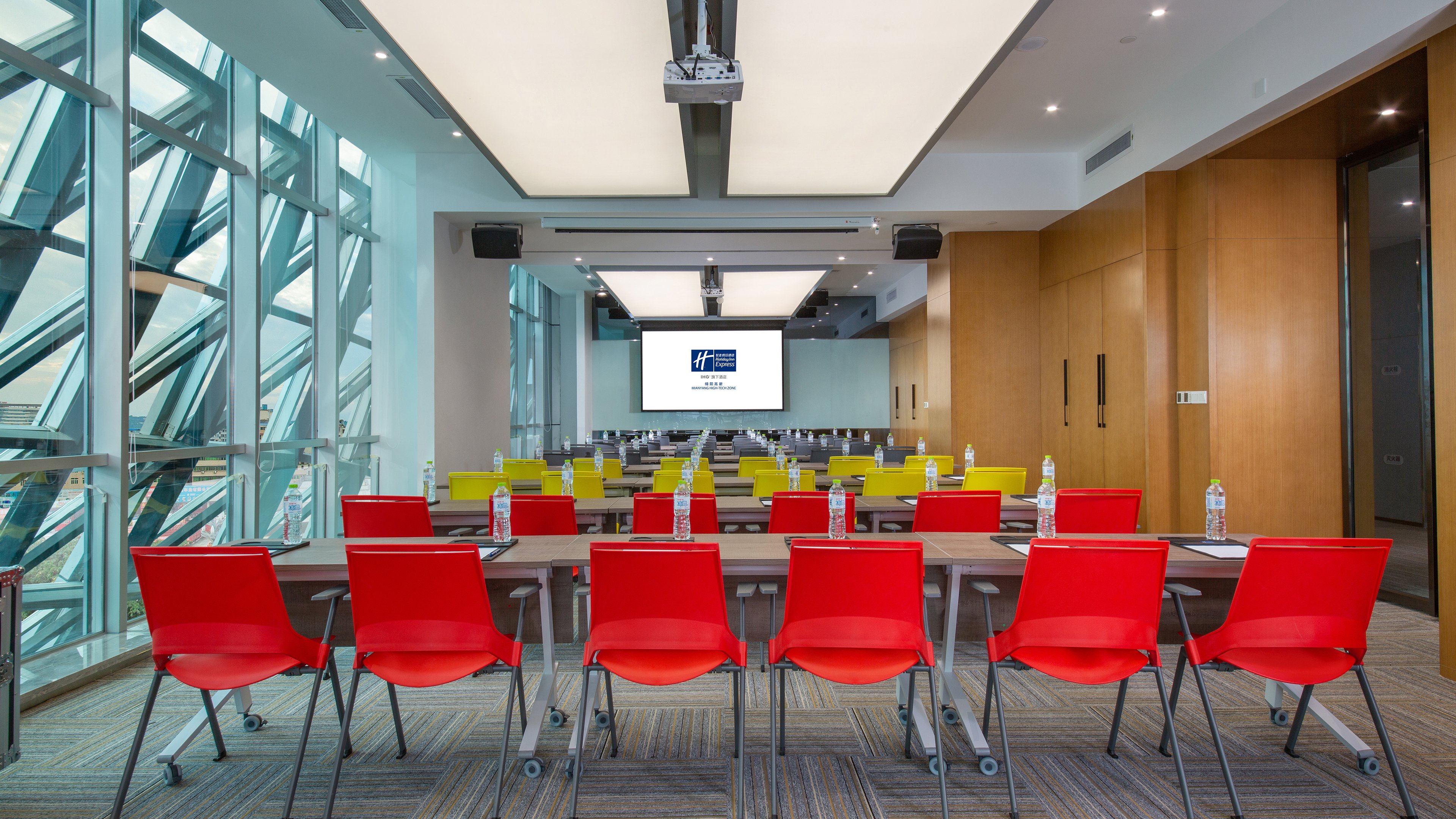 HOLIDAY INN EXPRESS MIANYANG HIGH-TECH ZONE 35/48