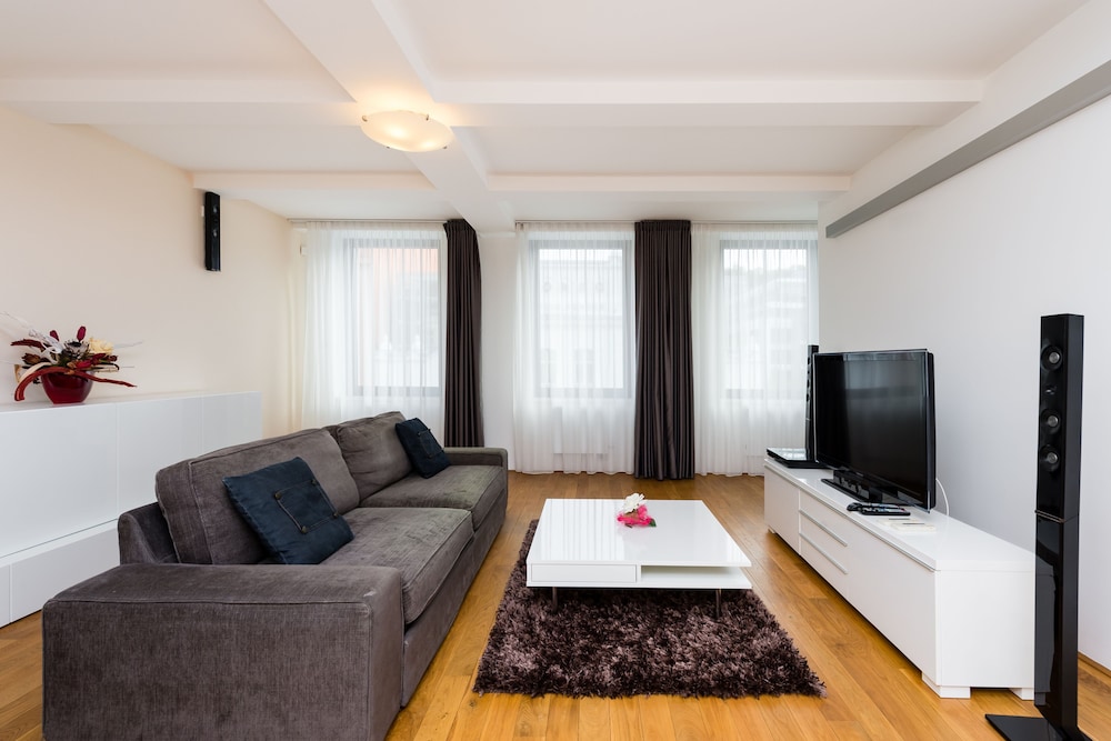Empirent Apartments 22/50