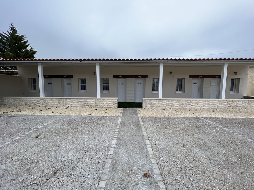 Domaine de Roullet 41/50