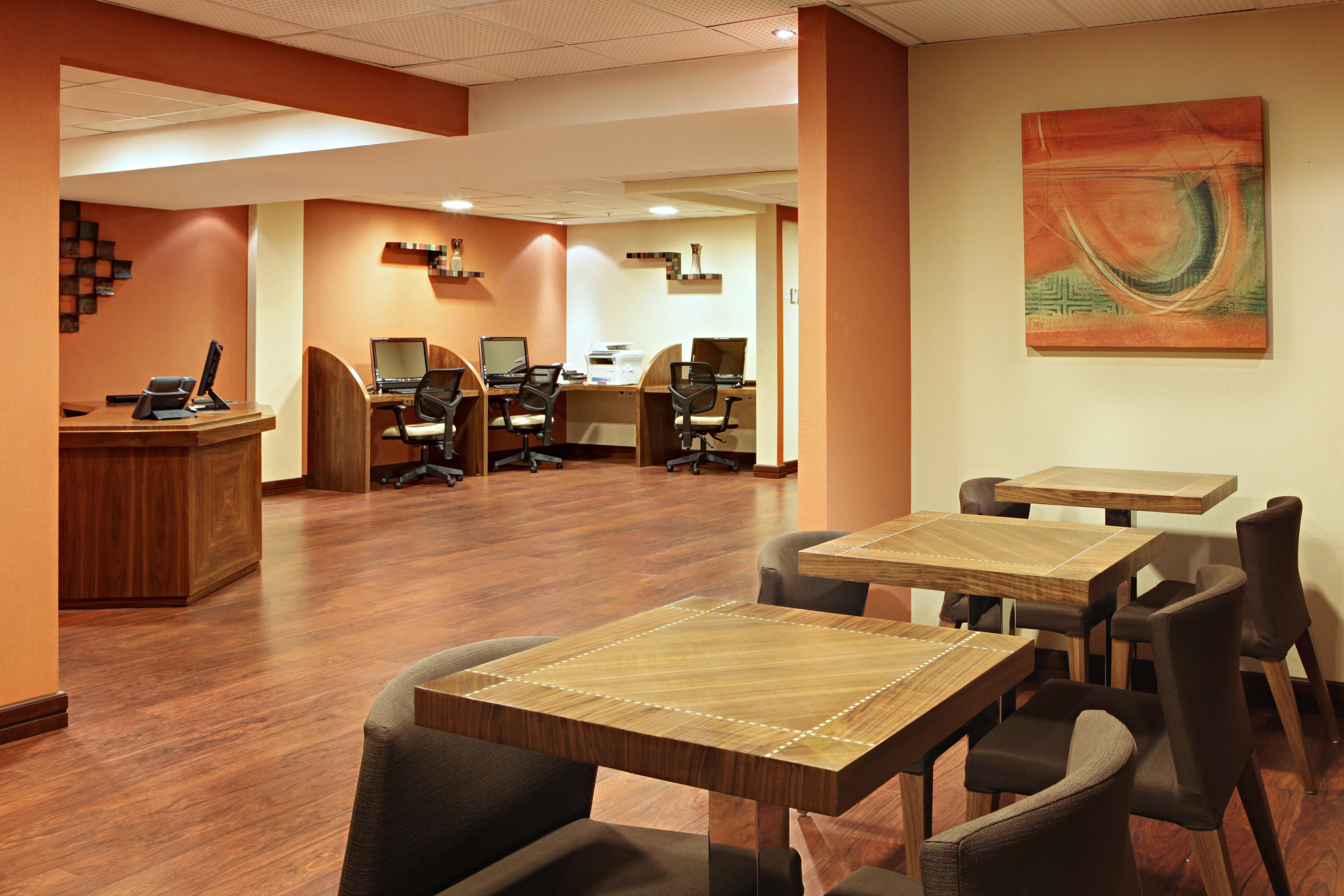 MOVENPICK HOTEL AND RESIDENCE HAJAR TOWER