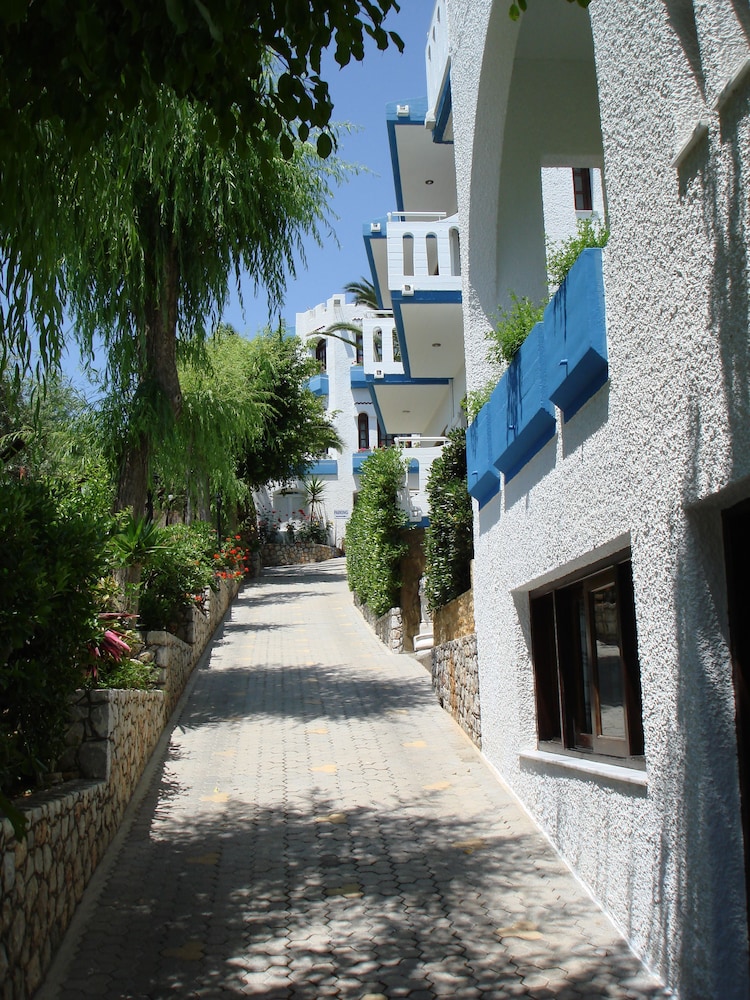 Folia Hotel Apartments 45/50