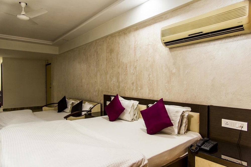 FAMILY, QUADRUPLE, 2 DOUBLE BEDS