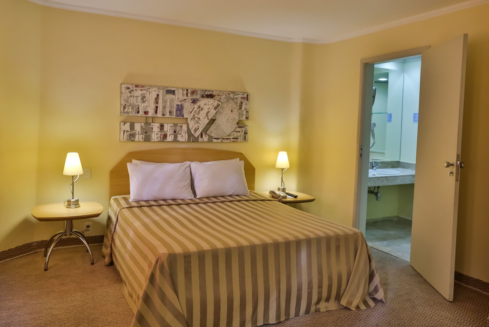 ROOM, SINGLE