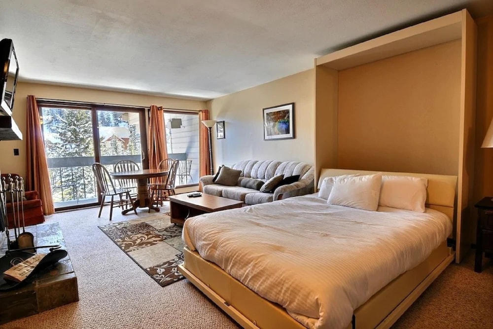 VACATION RENTALS BY BIG SKY RESORT 5/34