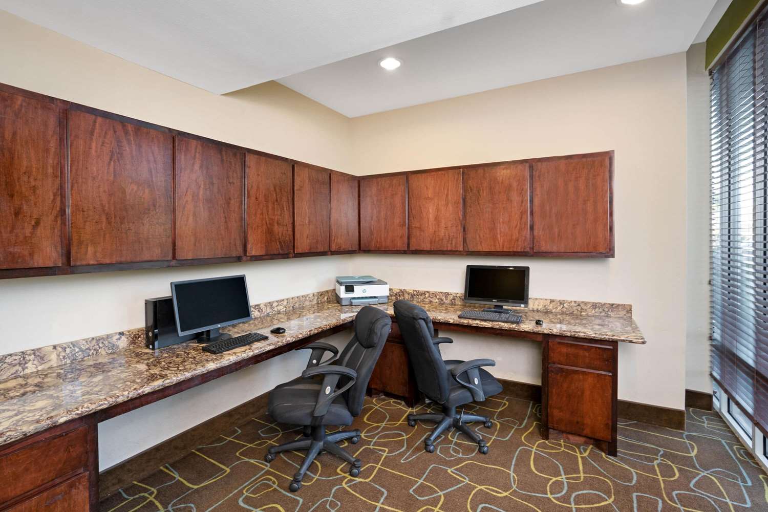 La Quinta Inn Suites Houston Willowbrook 44/61